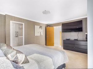 Photo 25- click for photo gallery